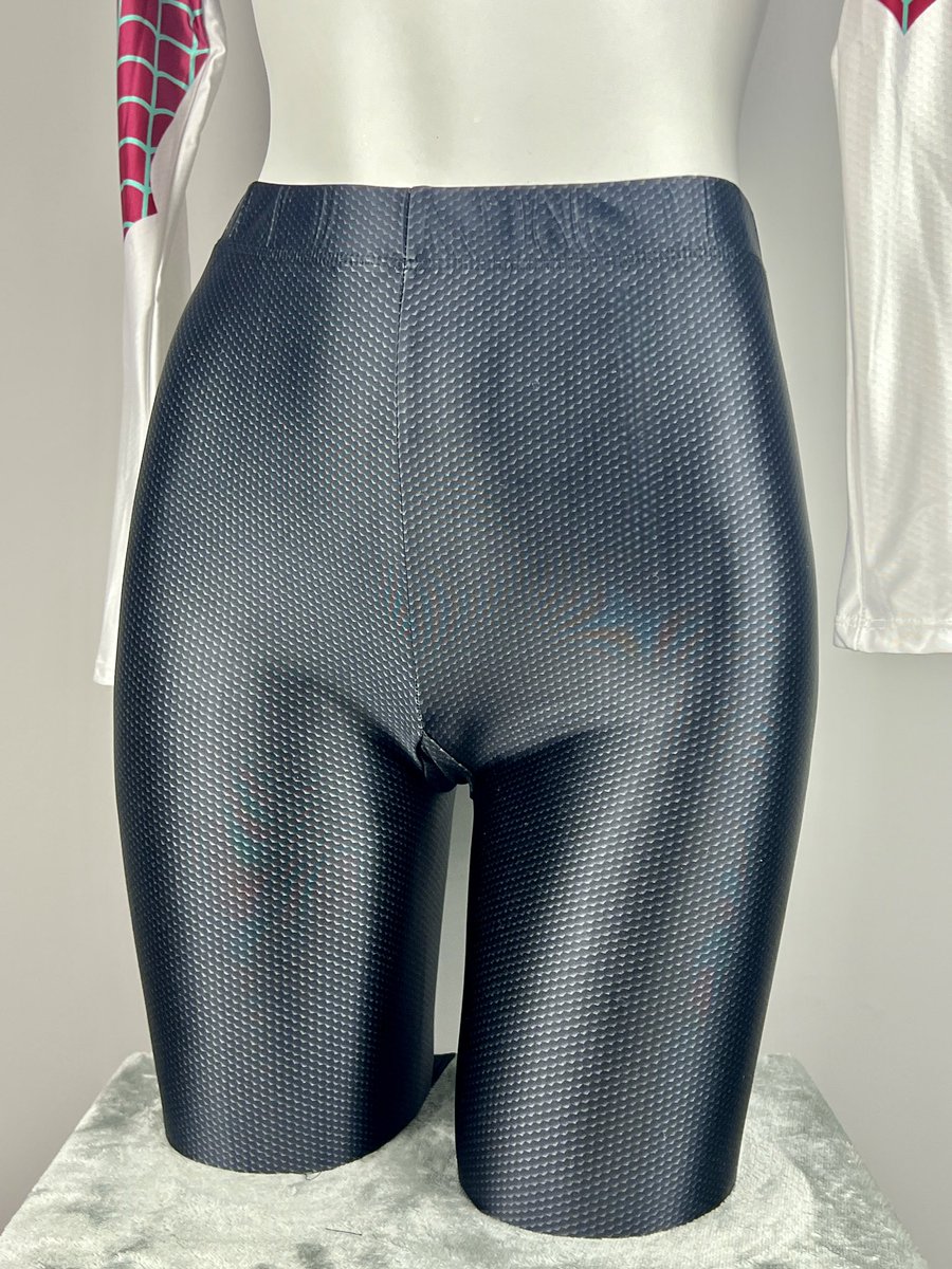 mrjcos's tweet photo. This suit is made with durable, stretchy material and comes in two pieces – a bodysuit and pants that can be worn together or separately for different looks. #SpiderWoman #CosplaySuit #MarvelCosplay #SpandexSuit #SuperheroStyle https://t.co/jsGBps5hXF
