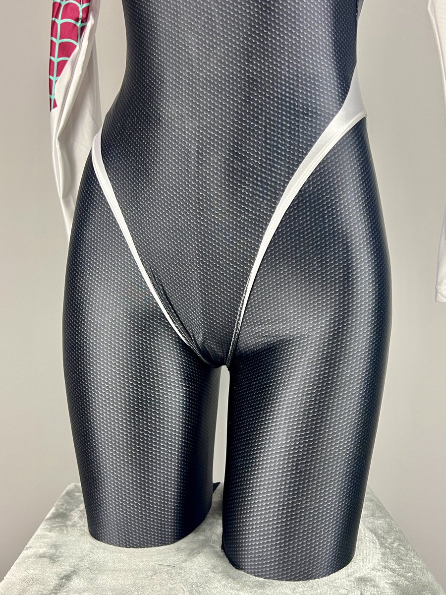 mrjcos's tweet photo. This suit is made with durable, stretchy material and comes in two pieces – a bodysuit and pants that can be worn together or separately for different looks. #SpiderWoman #CosplaySuit #MarvelCosplay #SpandexSuit #SuperheroStyle https://t.co/jsGBps5hXF
