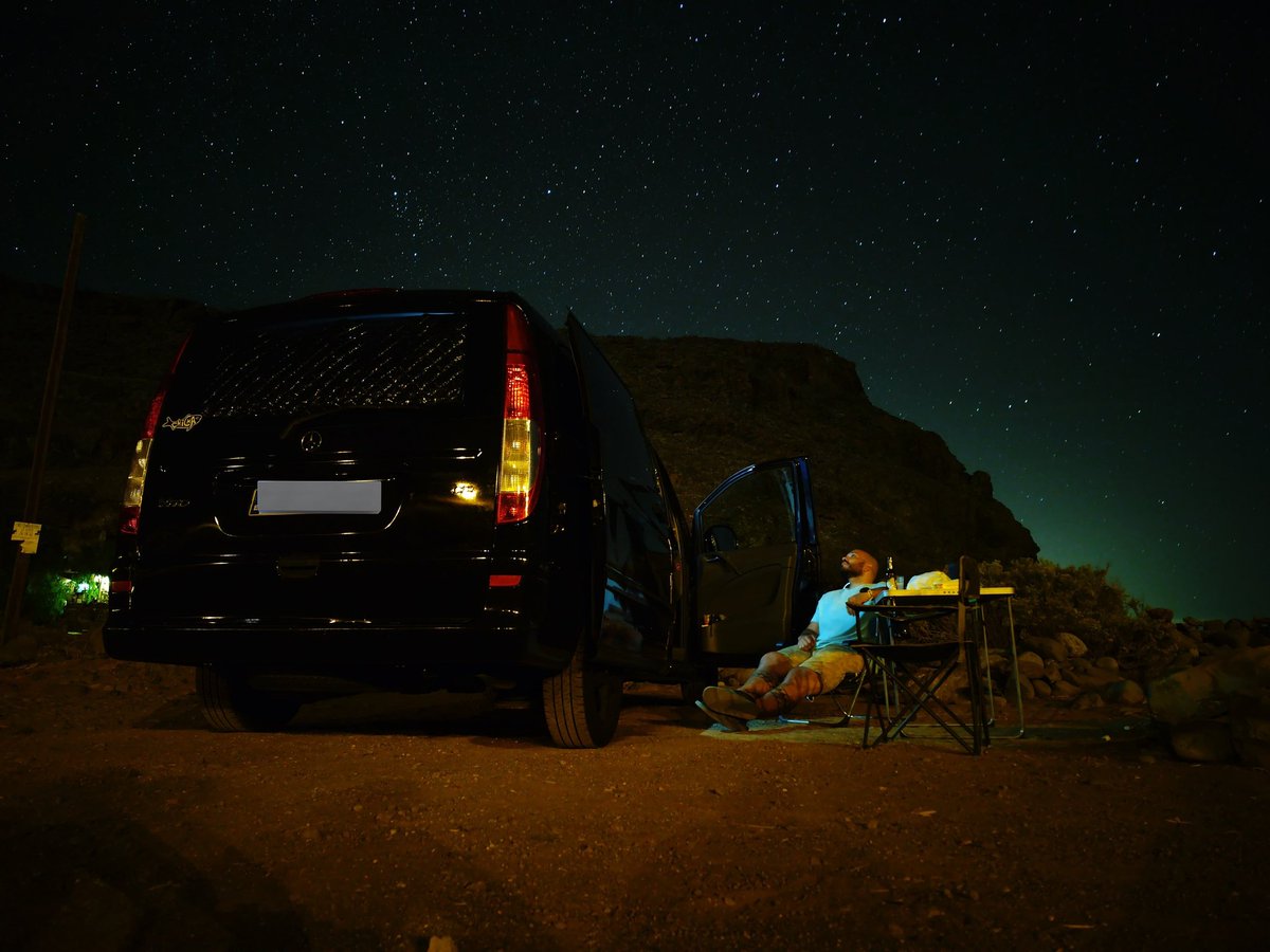 GmRayco's tweet photo. "Cuándo fue la última vez que viste las estrellas con los ojos cerrados?"☮️🌊🚐 https://t.co/5iA7mWvIP0