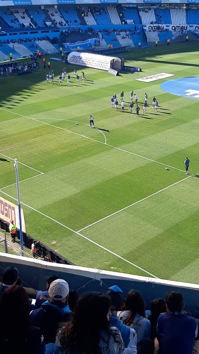 Maty_k22's tweet photo. Vamos RACING💙🤍💙 https://t.co/1ofH8KVYt8