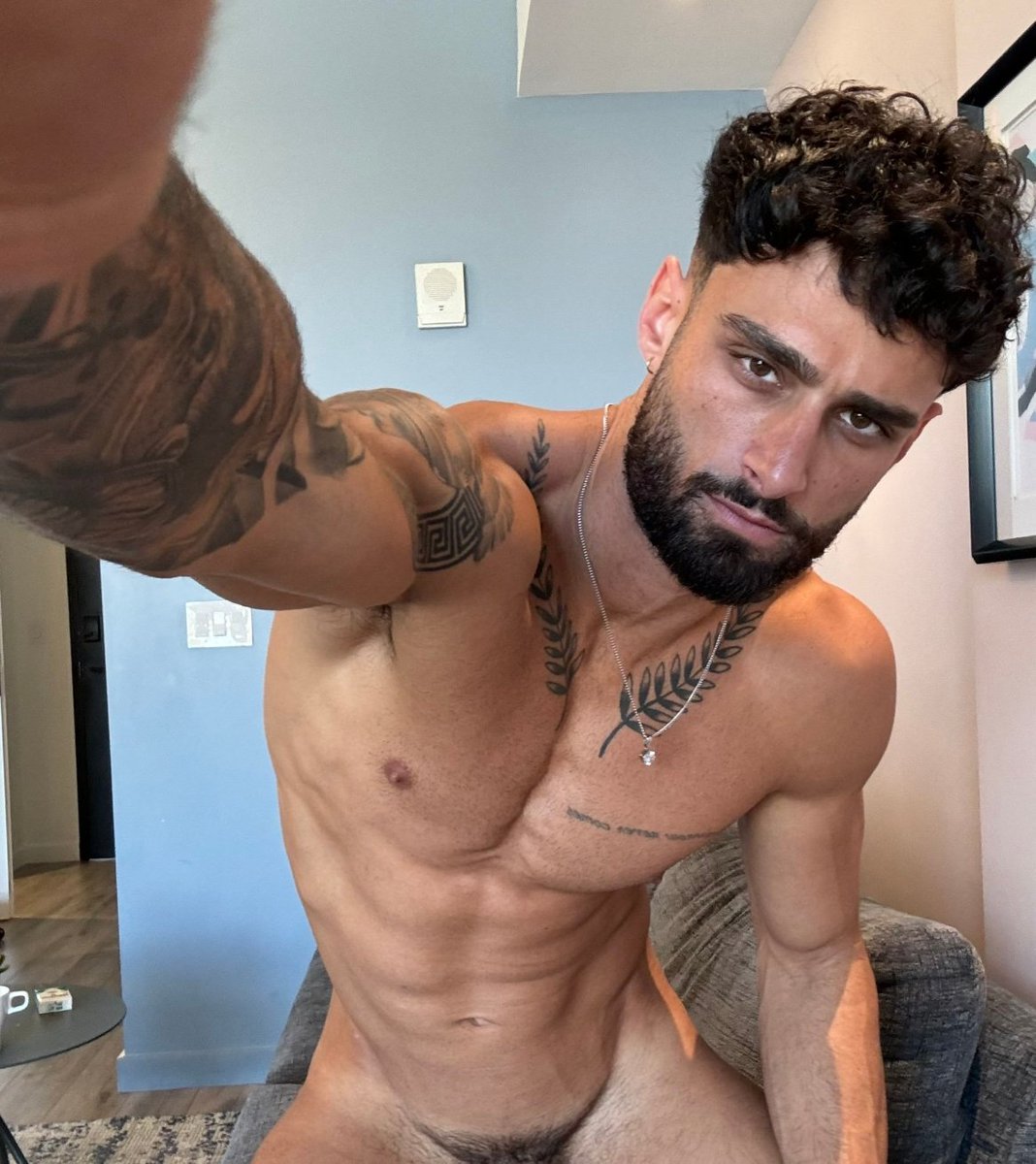 NNN702__'s tweet photo. 🇺🇸 Yanni Nicolau 🔥 Any comments? 
#yanninicolau #hotasfuck #sexy #hottie #chest #abs #dick #naked https://t.co/ZF9DZaVTbw