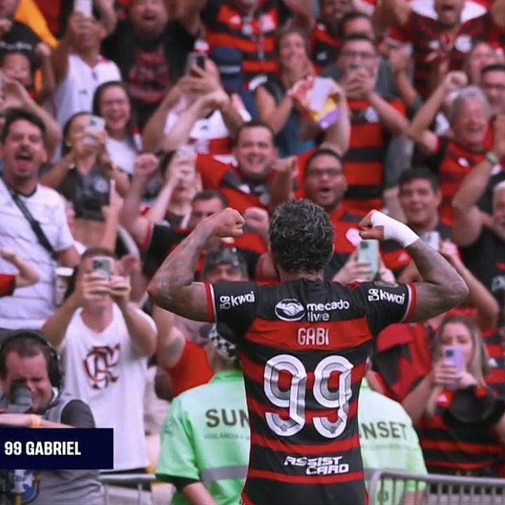 legadaodamassa's tweet photo. ESSA É UMA DAQUELAS FOTO QUE OS CARA PASSA A SEMANA INTENEIRA FALANDO QUE TEM AURA NÉ???? https://t.co/DG3VWJ8umM
