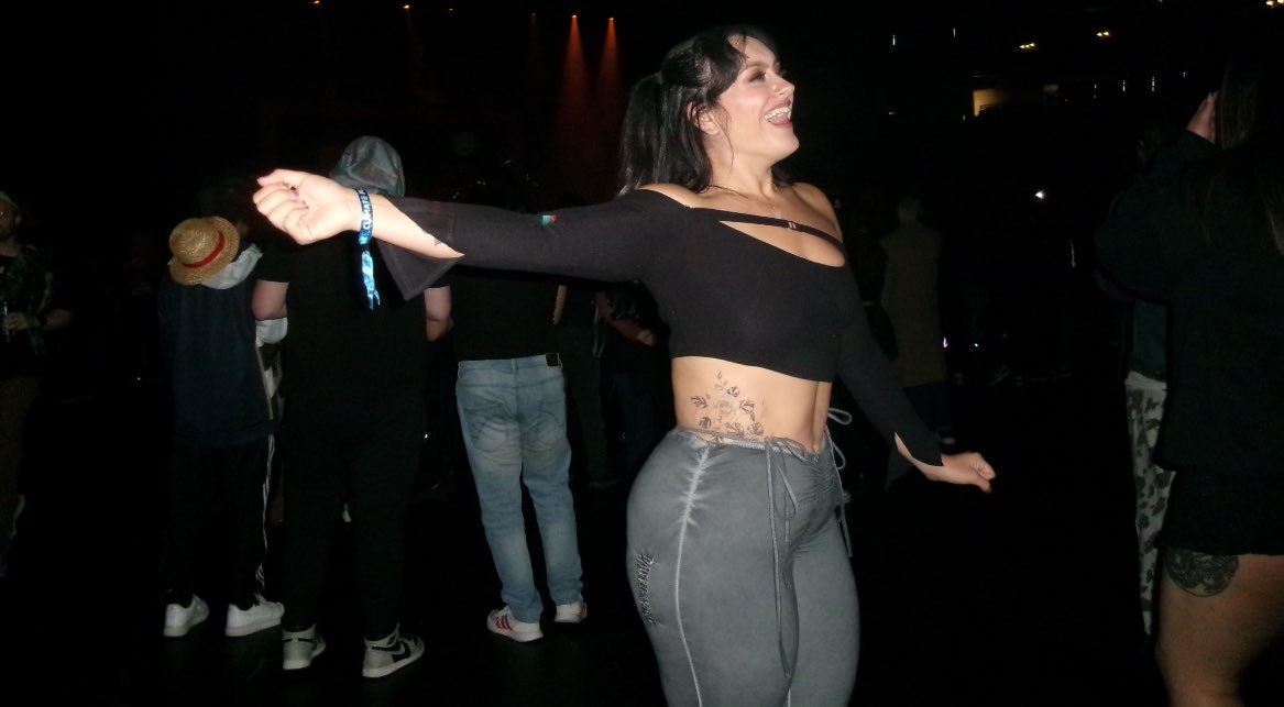 Natalia💜🐍 (111%) (@nataliairl) on Twitter photo 