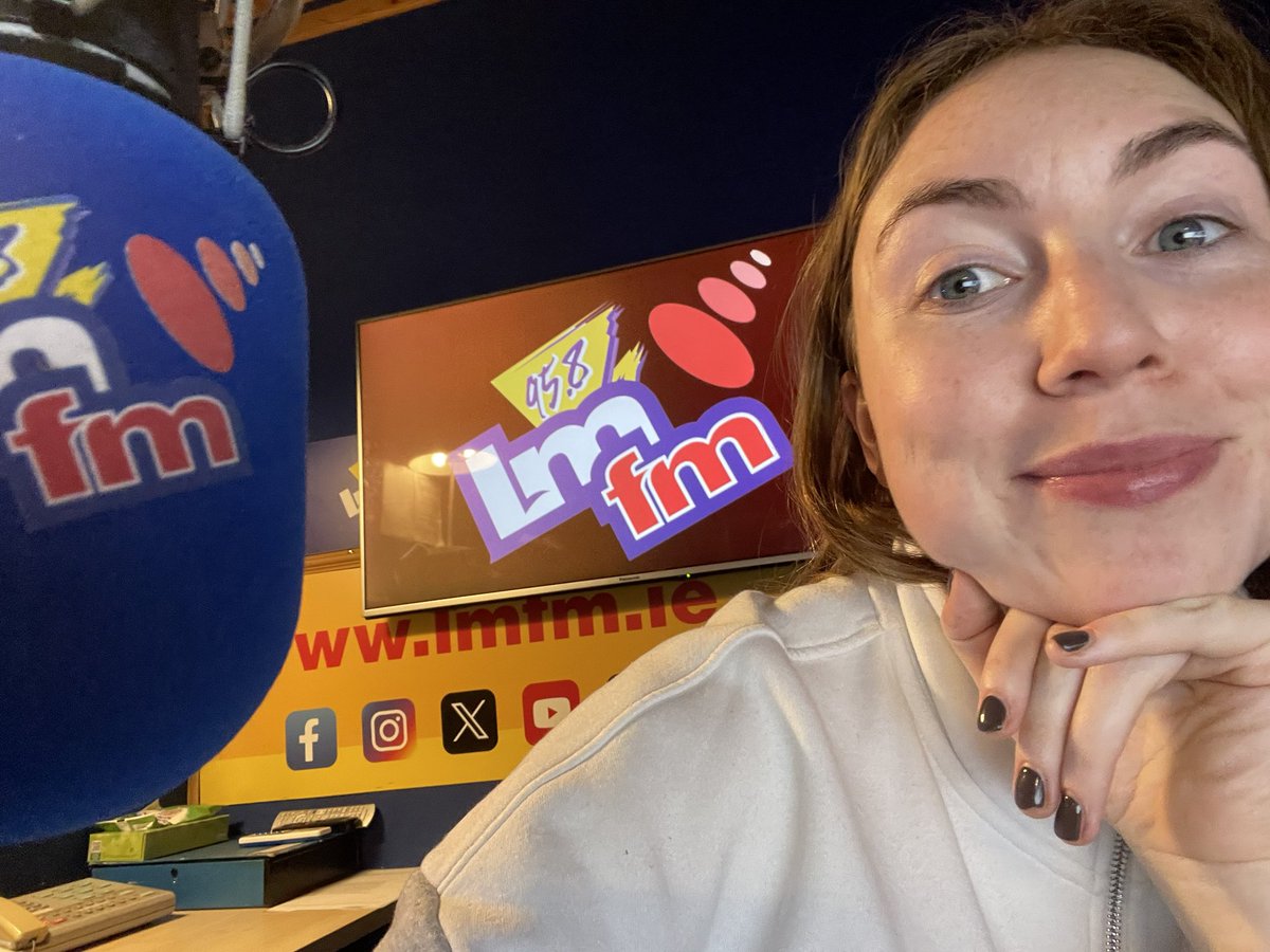 Claire Regan (@clairemayregan) on Twitter photo Late start tonight but squeezing in as many new Irish #Irish tunes as we can before 8.30 - playlist tonight includes <a href="/OneFlewOverIRL/">One Flew Over</a> <a href="/SusieDawsonH/">Susie Dawson-Howe</a> Katharine Timoney @janewillowmusic Silver Locket ✨
Join me <a href="/LMFMRADIO/">LMFM RADIO</a> Late start tonight but squeezing in as many new Irish #Irish tunes as we can before 8.30 - playlist tonight includes <a href="/OneFlewOverIRL/">One Flew Over</a> <a href="/SusieDawsonH/">Susie Dawson-Howe</a> Katharine Timoney @janewillowmusic Silver Locket ✨
Join me <a href="/LMFMRADIO/">LMFM RADIO</a>