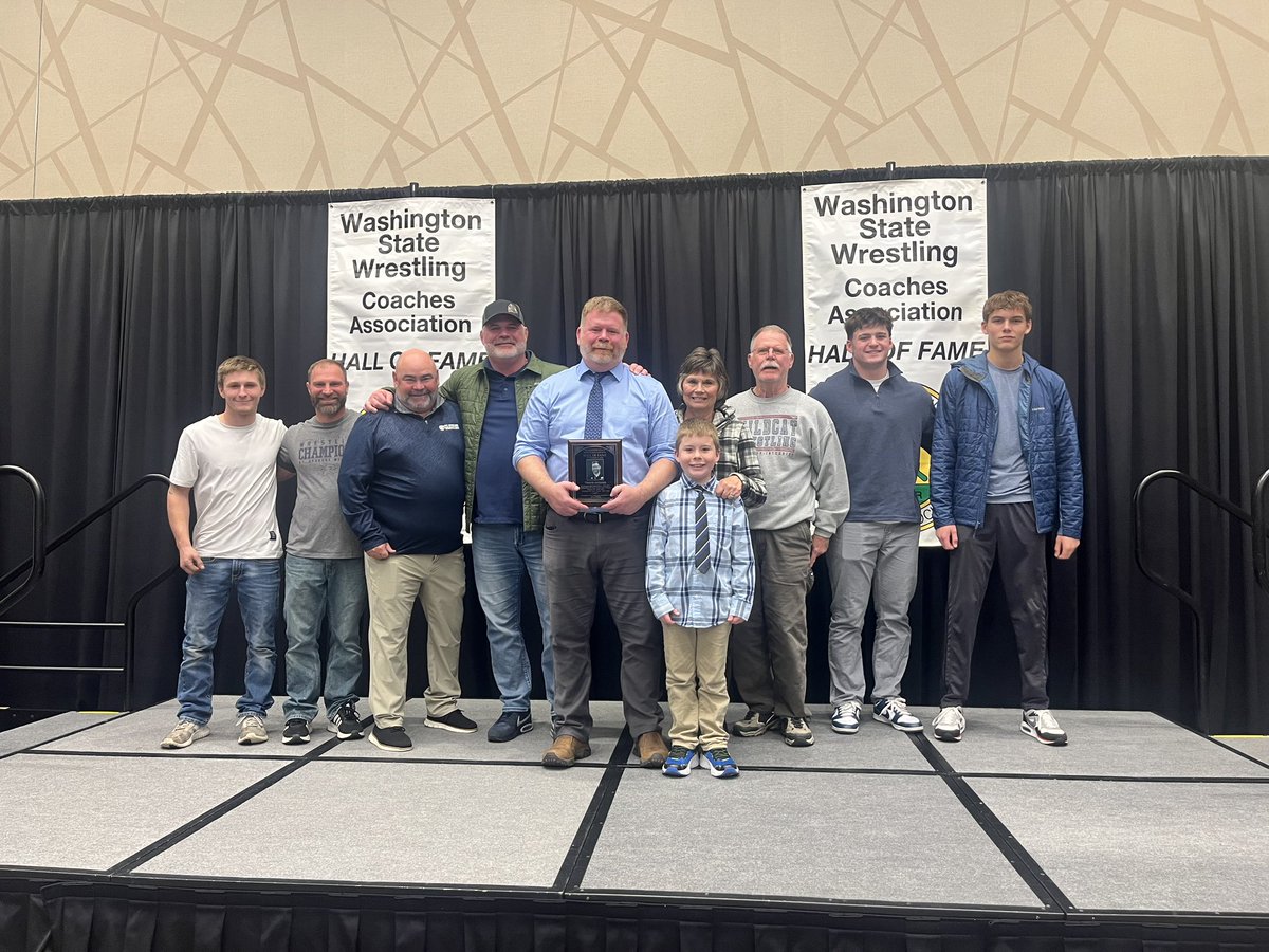 RobERenner's tweet photo. @MtSpWrestling Congratulations , Coach Hughes, Washington Wrestling Coaches Associciation Hall of Fame. @MSHS_CAT_SPORTS @MtSpokaneHS https://t.co/XvVNjkOPQ3