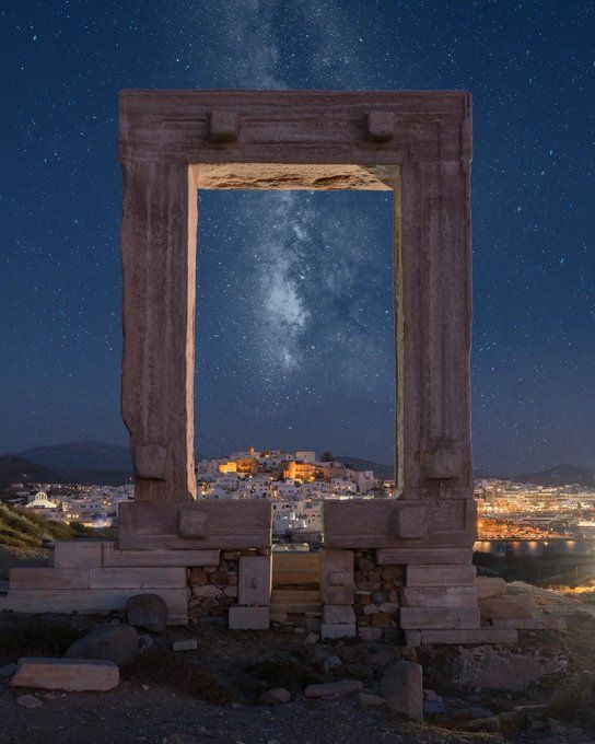 WorldScholar_'s tweet image. 5. Temple of Apollo, Naxos, Greece (530 BC)

It was left unfinished and is now represented by the grand entrance of Portara, which is a massive marble gate that stands at the entrance to Naxos harbor.