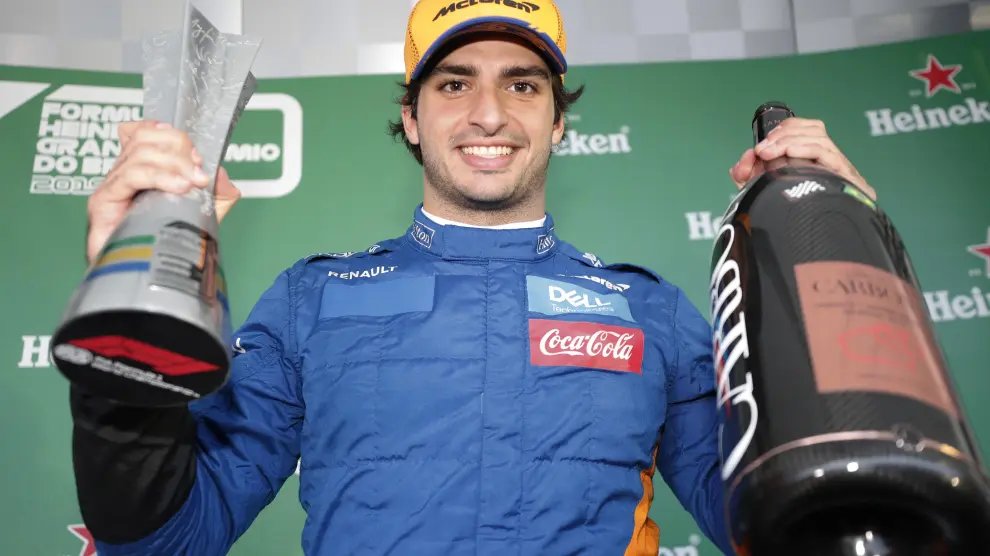 F1BigData's tweet photo. 🚨BIGGEST COMEBACK IN INTERLAGOS

Carlos Sainz still holds the record for the biggest comeback in interlagos

From P20 to P3 in 2019 (+17 places) https://t.co/88KTQlRawi