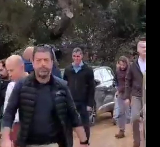 gorrionverde1's tweet photo. #HUELGAGENERAL
Sánchez llegando a una de la zonas más devastadas sonriendo.
Ésto no es normal, ésto de psicópata. https://t.co/QAuYSB3LOD