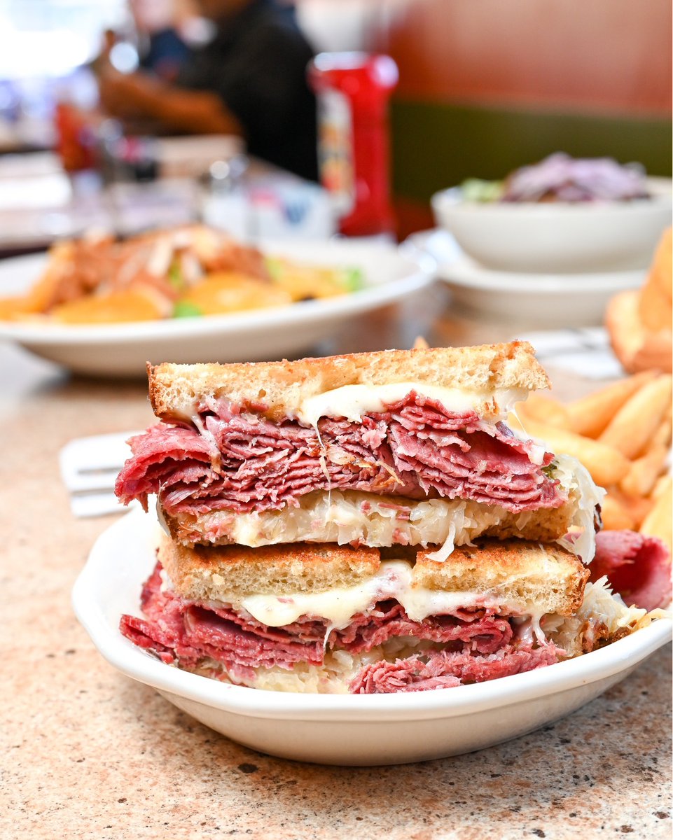 Celebrate National Sandwich Day <a href="/Islandlakediner/">Island Lake Diner</a>! Join them for a delicious selection of sandwiches that will satisfy all your cravings!🌟