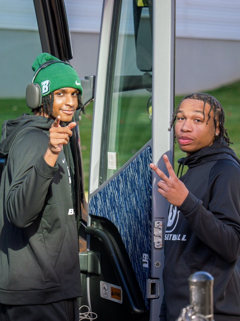 BinghamtonMBB's tweet photo. 𝗛𝗶𝘁𝘁𝗶𝗻’ 𝘁𝗵𝗲 𝗿𝗼𝗮𝗱 🚍

#BearcatNation | #ONEBinghamton https://t.co/X9crZrumPo