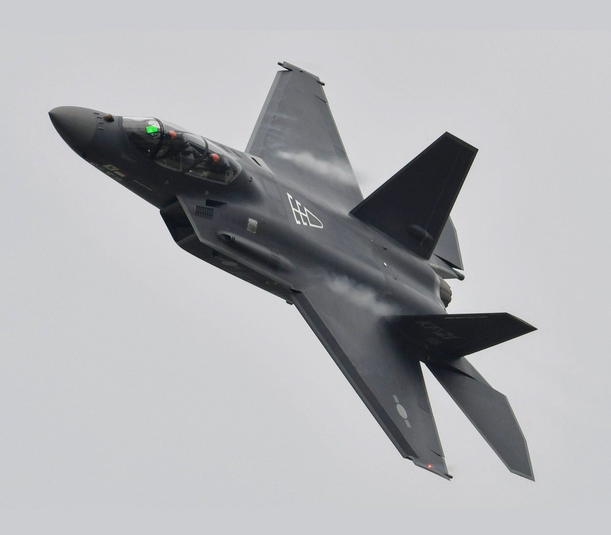 This is South Korean KF-21 Boramae. A 4.5 generation fighter jet developed by the Korea's Aerospace industries (KAI). Some of the features of the KF-22 includes a maximum speed of 2,200 km/h (1,400 mph) and a combat range of 1,000 km (620 mi).