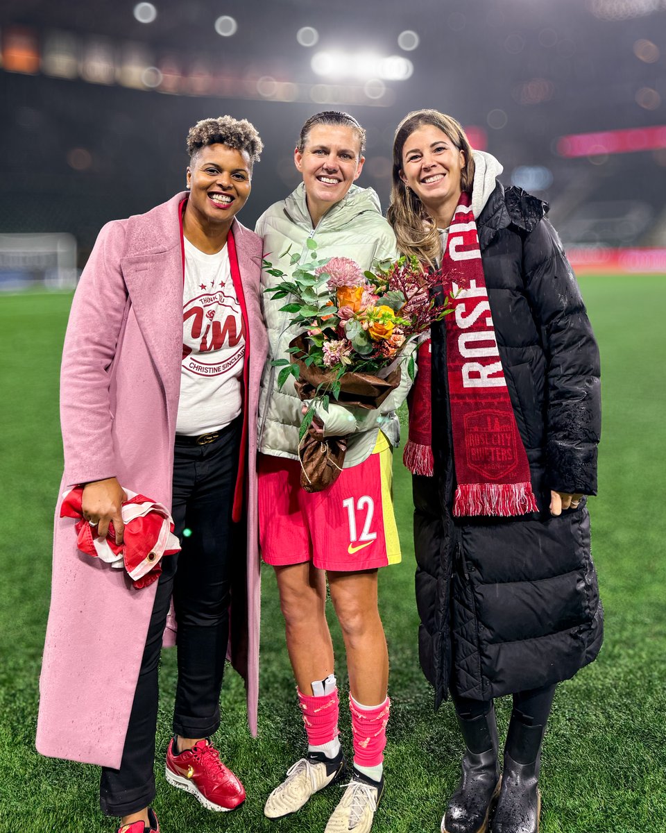 VancouverRiseFC's tweet photo. End of an era, but the journey continues 🌟

As we celebrate @sincy12’s incredible career, we’re excited to welcome her to the Vancouver Rise family. Join us in carrying her legacy forward—support the women's game and be part of the rise!  🇨🇦✨

#VanRiseFC | #StrongerByNature https://t.co/RMFz022k3w