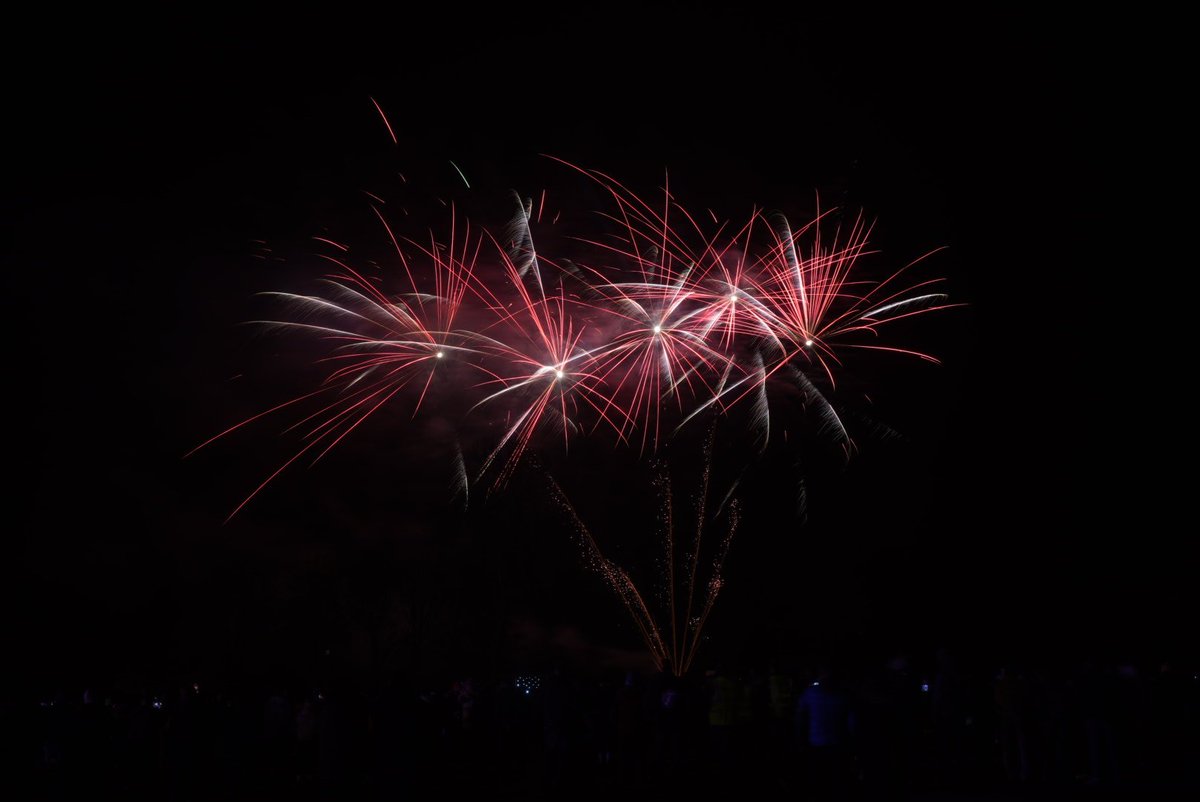 Fireworks and funfairs at the County Showground tonight #Stafford #Fireworks #ThePhotoHour <a href="/Staffsskies/">Staffordshire Skies</a> <a href="/staffsnews/">Staffs Newsletter</a> <a href="/Sotlive/">StokeonTrentLive</a> <a href="/ExpressandStar/">Express & Star</a>