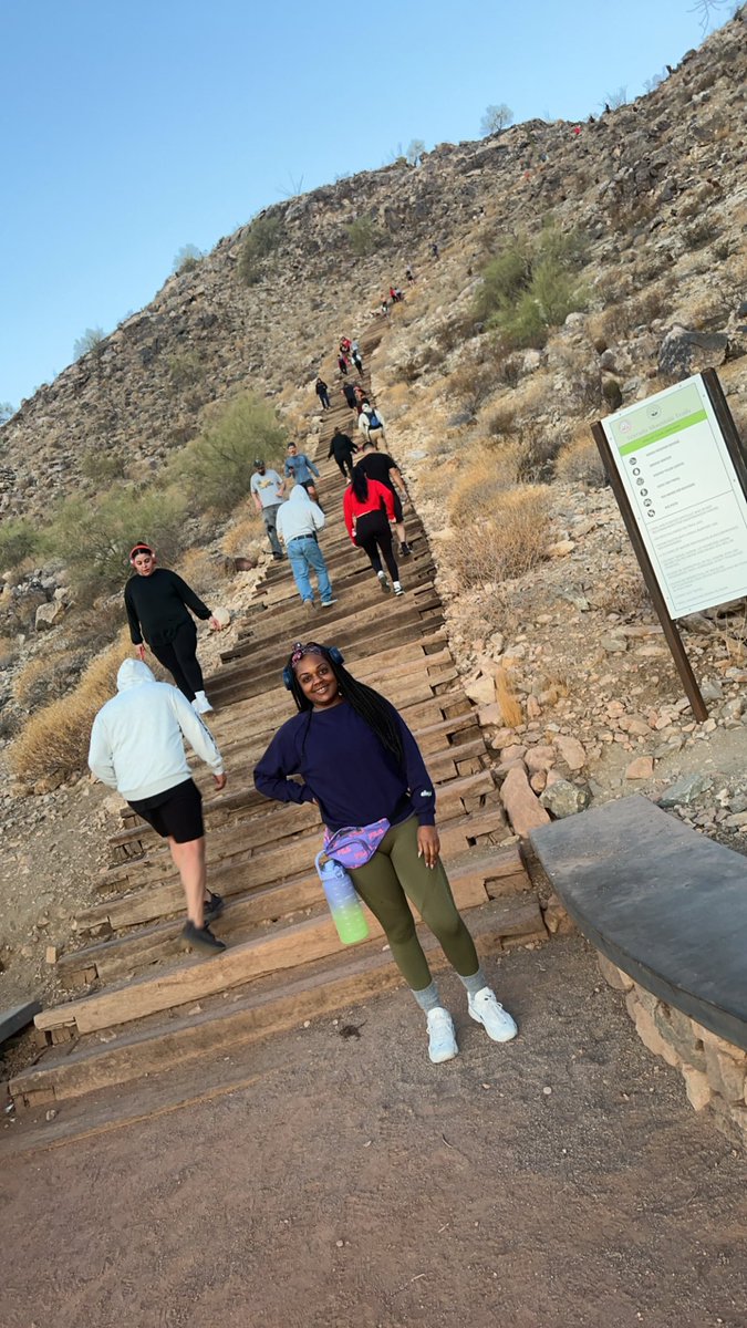 SharShar2u's tweet photo. First time coming to the Verrado Victory stairs and I went up twice I loved it 🥰 https://t.co/MtuUvu4fHH