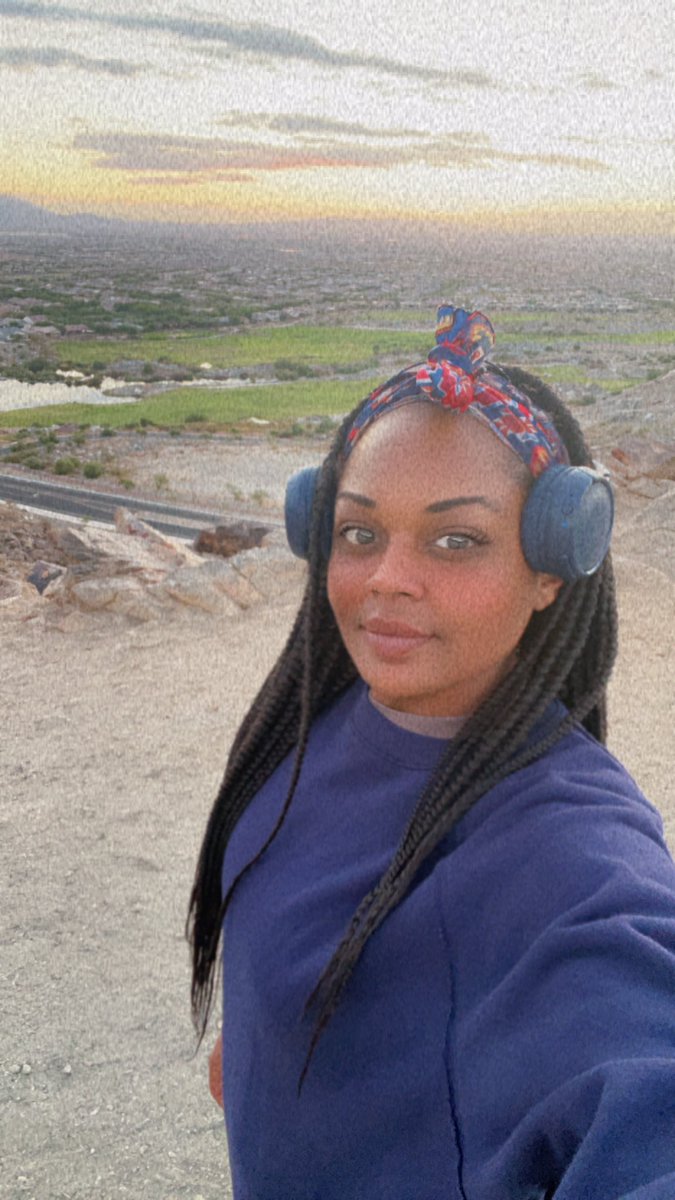 SharShar2u's tweet photo. First time coming to the Verrado Victory stairs and I went up twice I loved it 🥰 https://t.co/MtuUvu4fHH