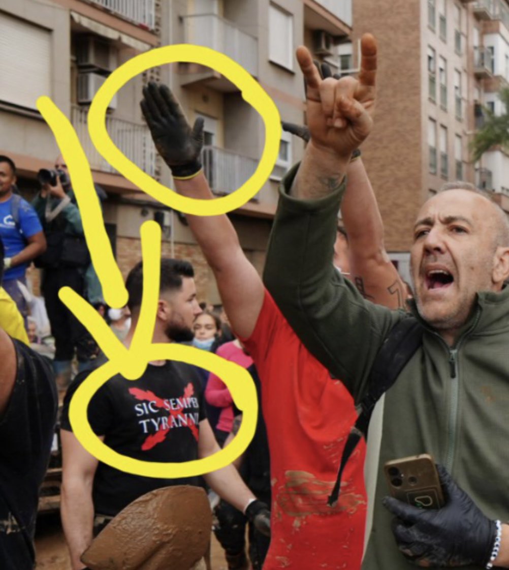 andrespazpais's tweet image. ¿Valencia estalla contra Sánchez?

No, estallan la División Azul, la Grada Ultra Mario Kempes, Revuelta, Democracia Nacional, España 2000, Pilar Baselga, los nazis, VOX, Desokupa, All Right España, Vito Quiles, Alvise, Javier Negre, la derecha y la ultraderecha.

No nos engañan.