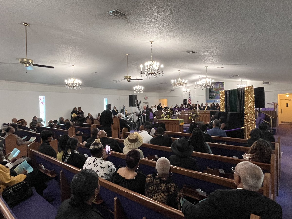 houmayor's tweet photo. the homless, a food pantry and helps people recover from storms. Earlier this year, the mayor appointed Preston to the Houston METRO board because he understands that Houstonians want mobiliy options. 

We thank him for everything he’s done for our community and his  church https://t.co/2cUIbFgXVa