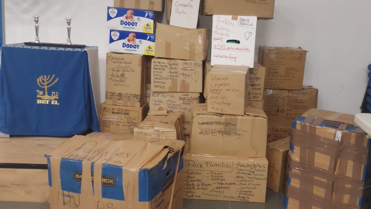 eliaslevyb's tweet photo. De la pequeña comunidad judía @betelmadrid para los damnificados de la dana en Valencia: pack familiares, pack bebés, pañales, ropa y botas...
@MasortiMovement @Masorti @MasortiJudaism @atidbarcelona https://t.co/U84yYDaZLH
