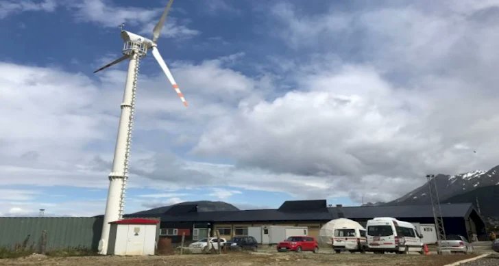 FelUntdf's tweet image. La UNTDF aprobó en 2019 un proyecto de turbina eólica por USD 268,000 que hoy sigue sin funcionar. ¿Dónde está la plata? Según la SIGEN, hay más proyectos millonarios sin resultados. Exigimos transparencia y rendición de cuentas. 
#TransparenciaUNTDF #UNTDF