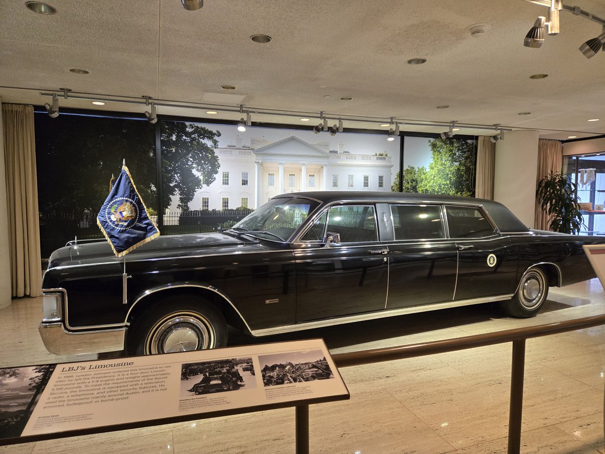 scottmpetri's tweet image. Thanks @MrsC_Will. I had a great time presenting with you at @TxSocialStudies. Also got to spend some time at @LBJLibrary before heading to North Carolina. #socialstudies365 #TXCSS2024