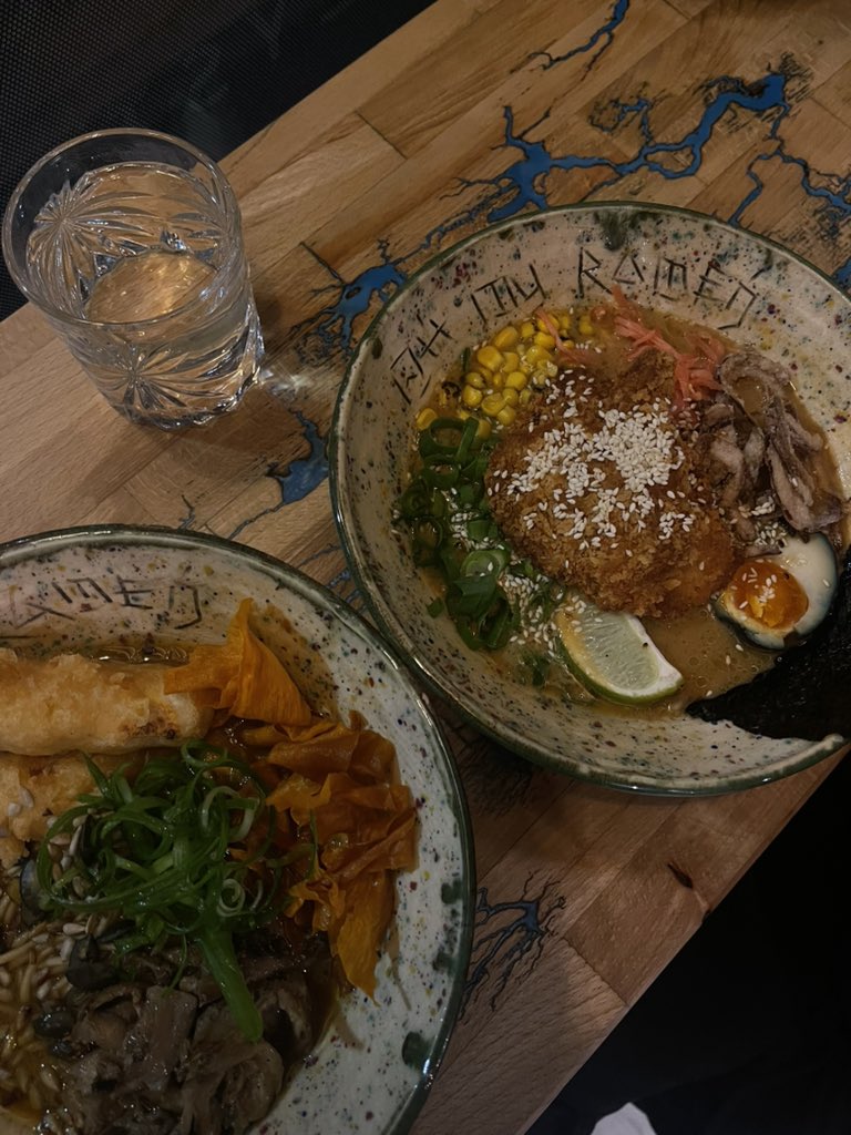 EchelonDir's tweet photo. Zapomniałam o tym jak bardzo kocham Ramen 🎃🍜 https://t.co/Cg5eucgT7F