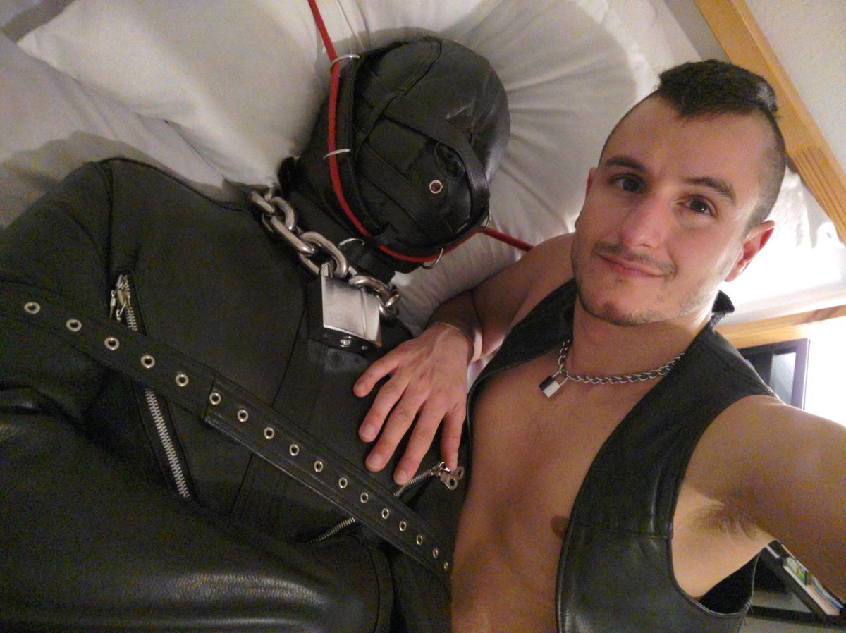 appaco_00's tweet photo. Bound boys make the best cuddle mates, especially when fully covered in leather and helplessly tied down to the bed. Having my cute @bound_in_steel like this next to me... ❤️🥰🔥 Really difficult to release him again and to let my hands and body off his. 😈 Looking so snug... 🤤 https://t.co/ODH2zGFa3j