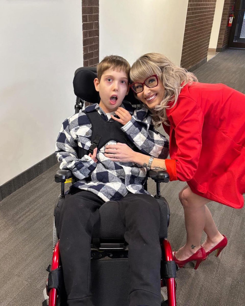 Lori-Lydia Loveless tweet media