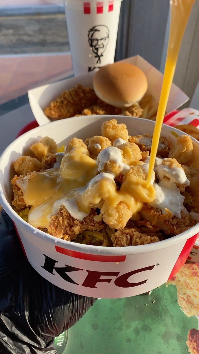 cammiescounting's tweet photo. fast food this or that food poll ☆! https://t.co/EIxZNQPtXV