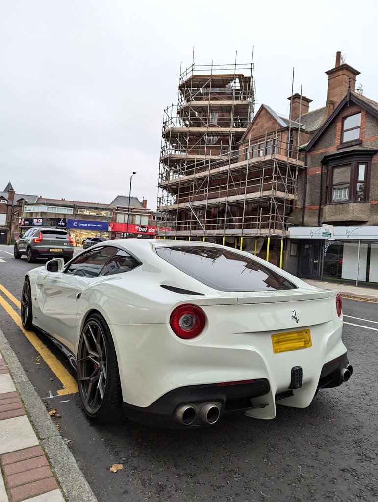 Saw this F12 earlier. Looked sensational in the flesh.