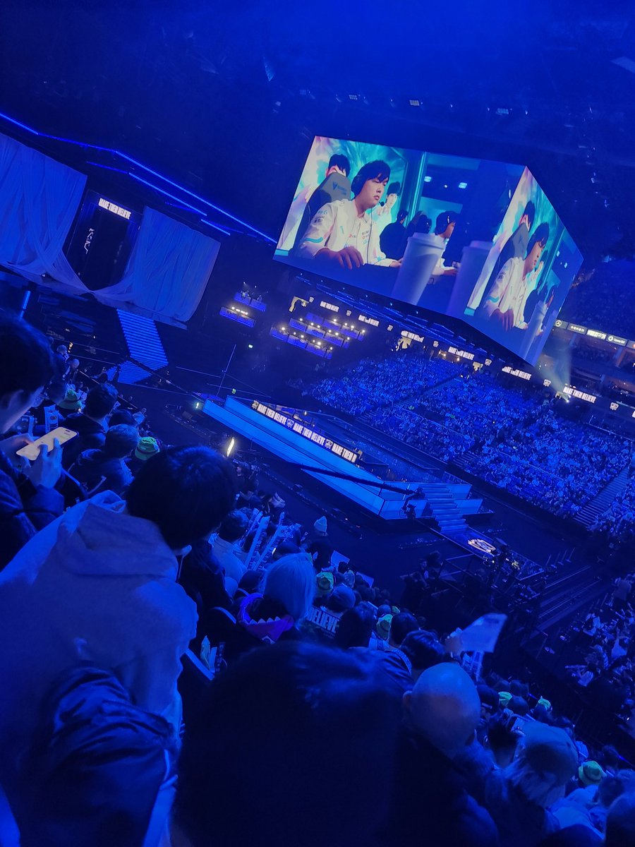Had an awesome trip to London to watch the Global finals for League with the beautiful <a href="/MurricanGrizz/">T8-Grizz</a>
