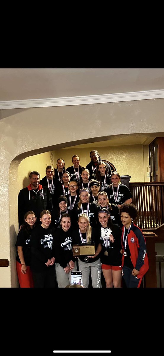parkerrgraham's tweet photo. Sectional Champions!!! ❤️💙 I had the second goal of the game to put us up 2-0! Couldn’t have asked for a better team to do this with! ❤️

#sectionalchamps #together https://t.co/pnZoeAA9Zv