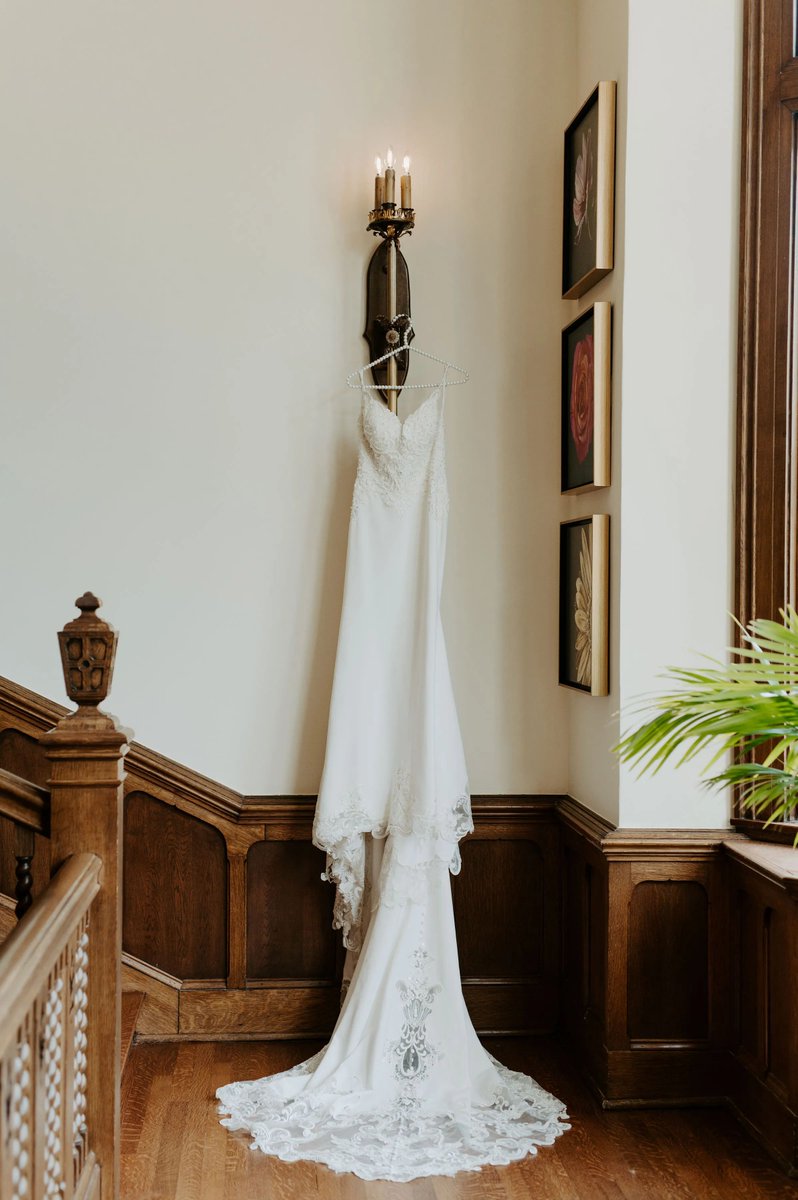harwelden's tweet photo. The last picture taken of the dress without the bride 💫 https://t.co/NT2Su4hhYx
