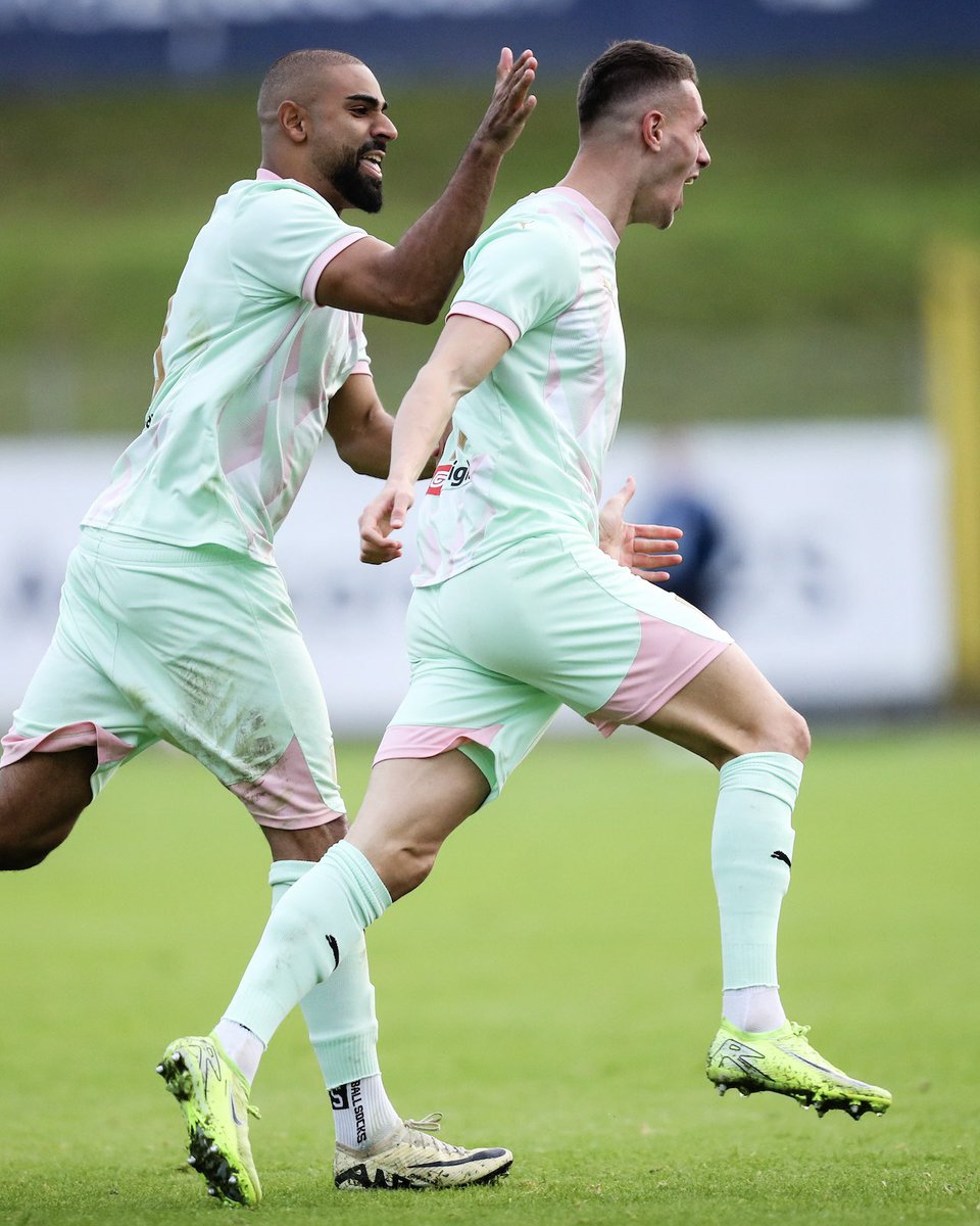 Conf_League's tweet photo. 🟢⚪️ Five consecutive wins for Olimpija across all competitions 😮‍💨

📸: @nkolimpija | #UECL https://t.co/0xD2z9Yl8K