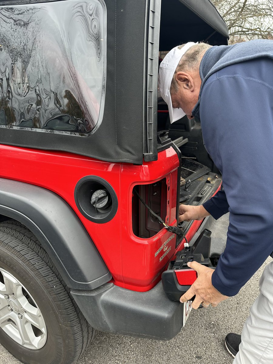 My oldest daughter and I took a quick campaign trail pit stop. Dad duties never stop. A quick tail light fix on her car and we’re back on the road and in business! #carrisforcongress #IL10