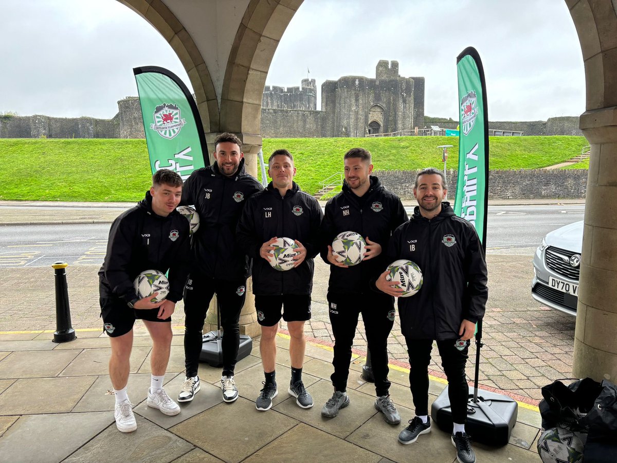We hope everyone enjoys their new footballs!

What a back drop 😍 💚

<a href="/FAWales/">FA WALES</a> <a href="/FAW_OffThePitch/">FAW 'Off The Pitch'</a> <a href="/tomhicks21/">Tom Hicks</a> <a href="/NoelMooney13/">Noel Mooney</a> <a href="/CaerphillyCBC/">CaerphillyCBC</a>