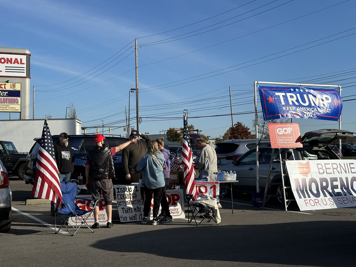 SarahEDon's tweet photo. Franklin County folks are out in droves for the last day of early voting. board spokesperson tells me the county could cross 125,000 early voters total from day one through today by the end of the day (already beat 2020’s record of 117,000) https://t.co/ObWo7bJUuL