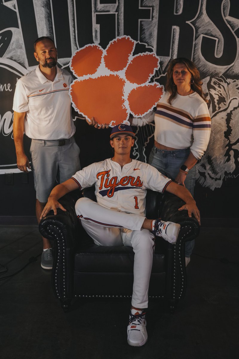Miller_Peyton_'s tweet photo. Amazing weekend at Clemson. Met a bunch of great people. Thank you to everyone who made this possible. Excited for what’s next. #Allin https://t.co/WQpGmJ8yVv