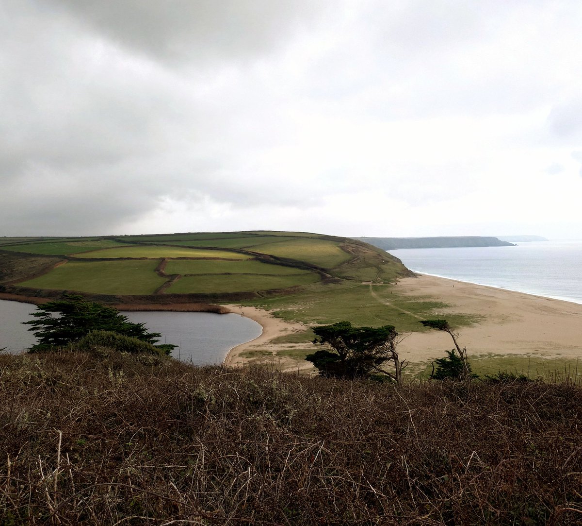 DebbieDaveT1's tweet photo. A quieter weekend this week, giving us the chance to catch up on those jobs around the home. Still time to get out on the coast for a local walk around Penrose and out to Loe Bar. #vanlife #cornwallcoast #cornwallandbeyond #coast #penroseestatehelston #loebarbeach #loebar https://t.co/yrZWWyfFcs