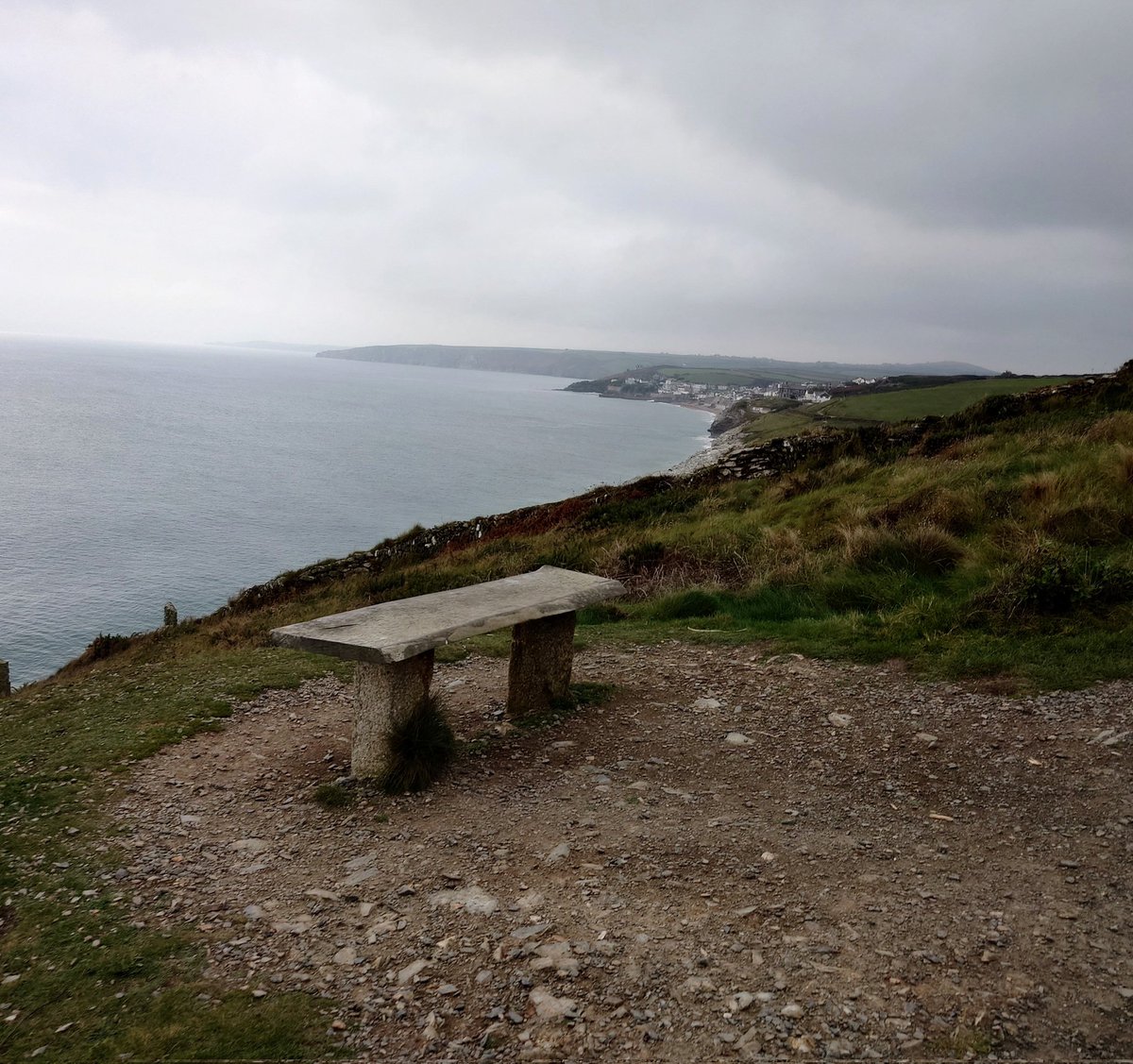 DebbieDaveT1's tweet photo. A quieter weekend this week, giving us the chance to catch up on those jobs around the home. Still time to get out on the coast for a local walk around Penrose and out to Loe Bar. #vanlife #cornwallcoast #cornwallandbeyond #coast #penroseestatehelston #loebarbeach #loebar https://t.co/yrZWWyfFcs