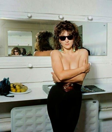 Zoe's feather boa 19K tweet media