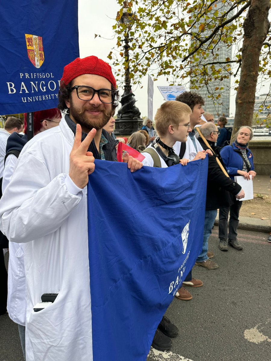 AzazAhmad_'s tweet photo. United for a cause: Representing Bangor University at Parliament Square, standing together for clean water, healthy rivers, and a sustainable future for all.
#March2Parliament
#MARCHFORCLEANWATER
#bangoruniversity
#peerguide
#courserep
#HumanRightsactivist
#climateactivist https://t.co/3jxlThPRzZ