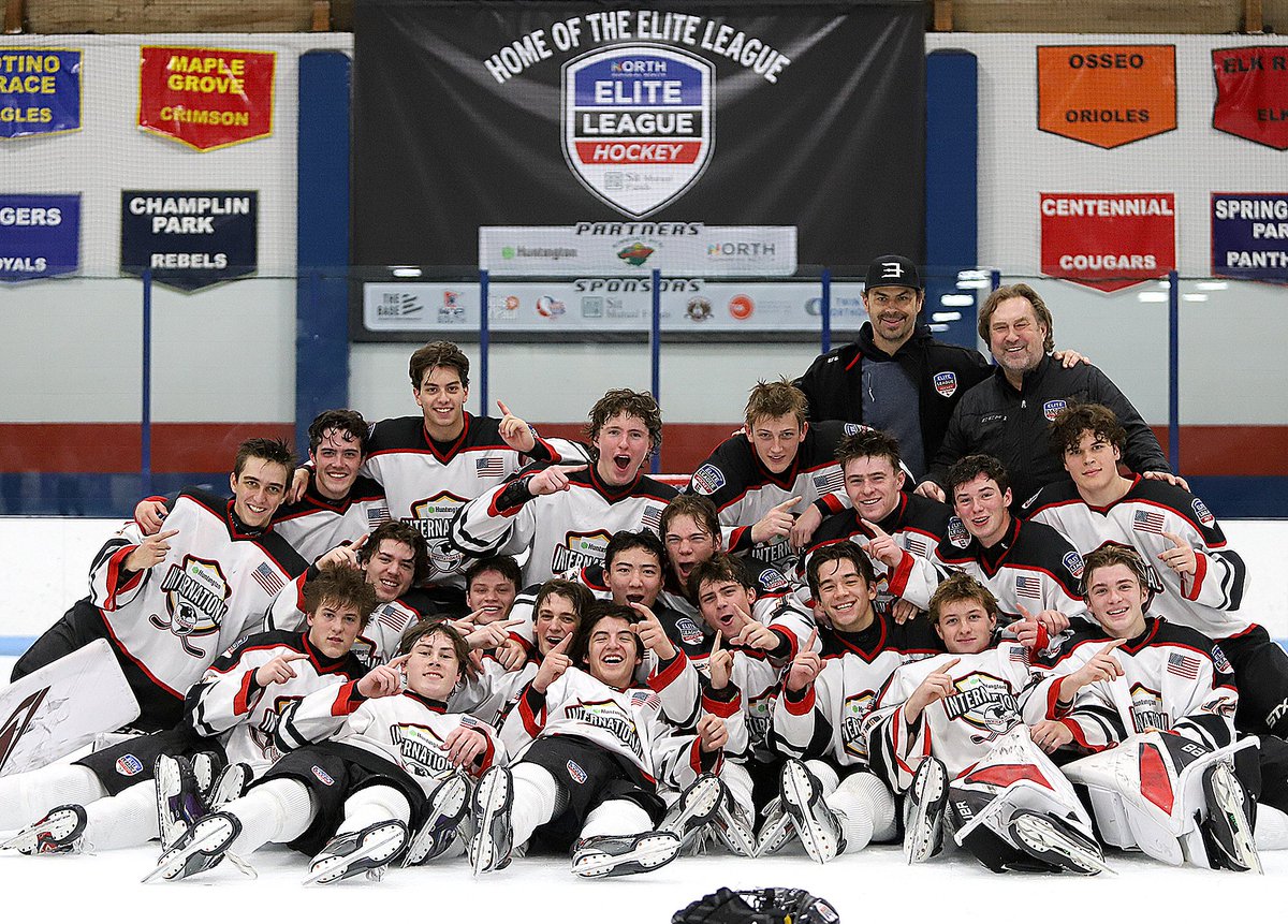 ELPuckOfficial's tweet image. Brent Solomon @CPboyshockey ties it up late, then buries game-winner in OT as Minnesota stuns Shattuck-St. Mary’s for IIT crown. Zach Price @MGCrimsonHockey stops 31 of 32 shots in second half to keep a lid on SSM.
Boxscore: hselitehockey.com/stats#/165/gam…
Photos: zenfolio.page.link/h2RwF