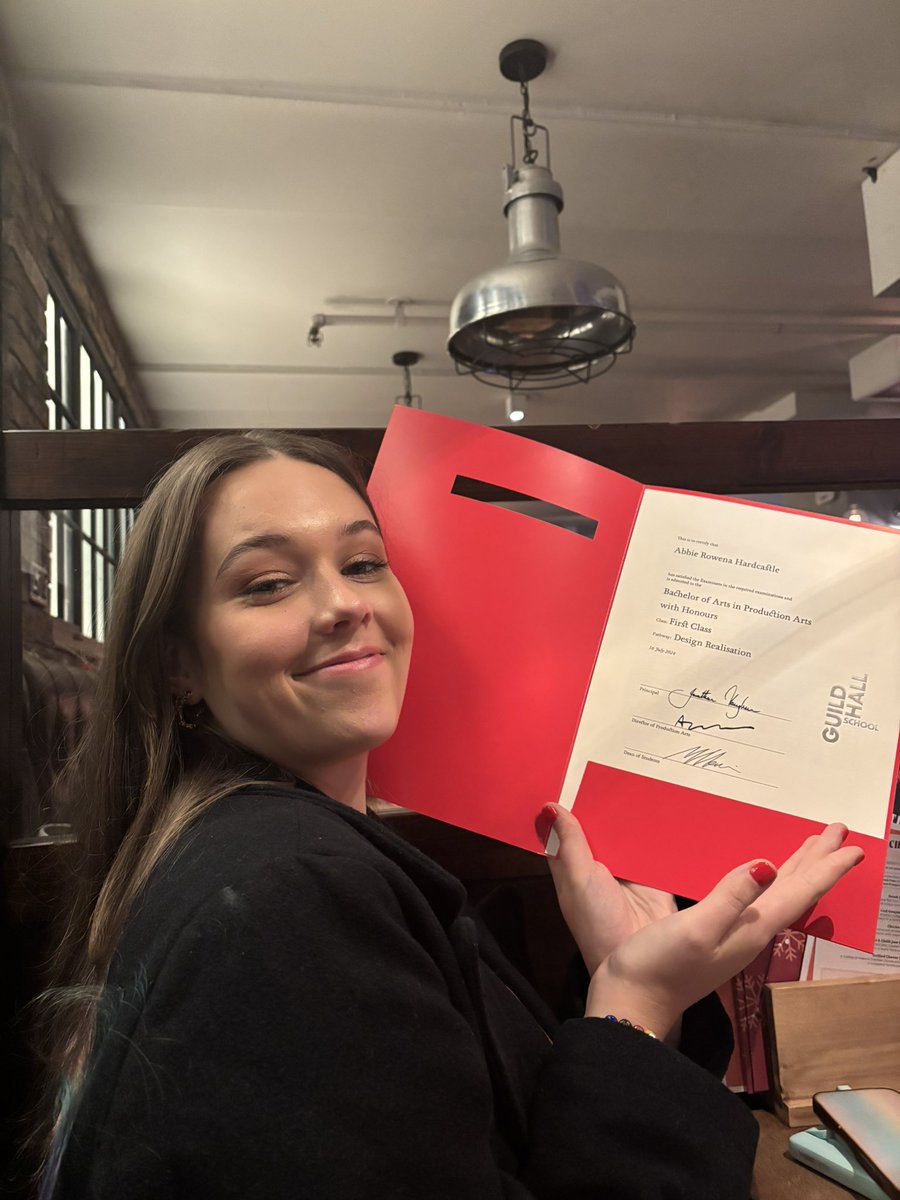 ADIRow's tweet photo. She has achieved so much and made me the proudest mummy in the world.  Thanks must be given to everyone who has cheered her along over the years. @nickywasp @Spenvalleyhigh @LCC_Backstage @TracyBrabin @kimleadbeater #firstclasshonours #designrealisation #theatreworld https://t.co/dIF21DFvCY