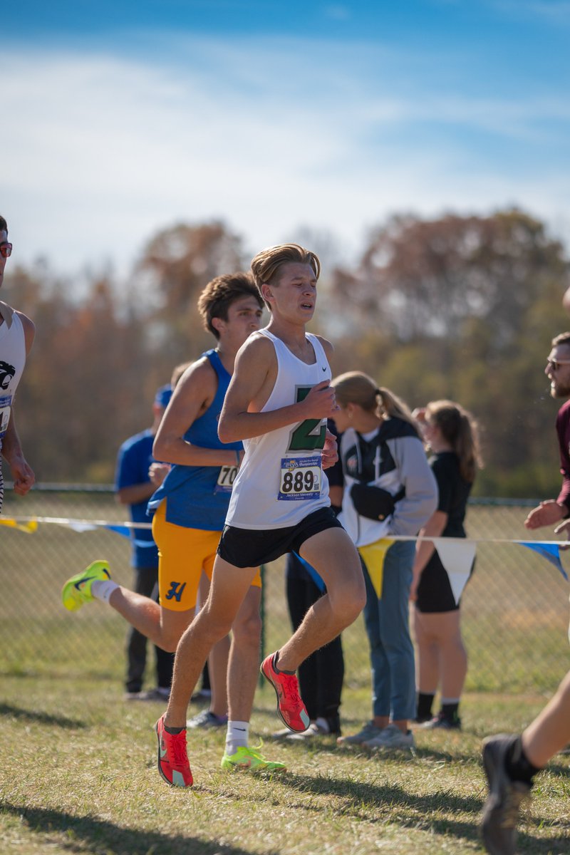 Sophomore Jackson Meneely places 158th with a time of 16:41.3 in his first state meet. This is a course record by :02. His tournament season made a huge impact on our team performance this year.
Freshmen PR-17:06
Sophomore PR-16:20