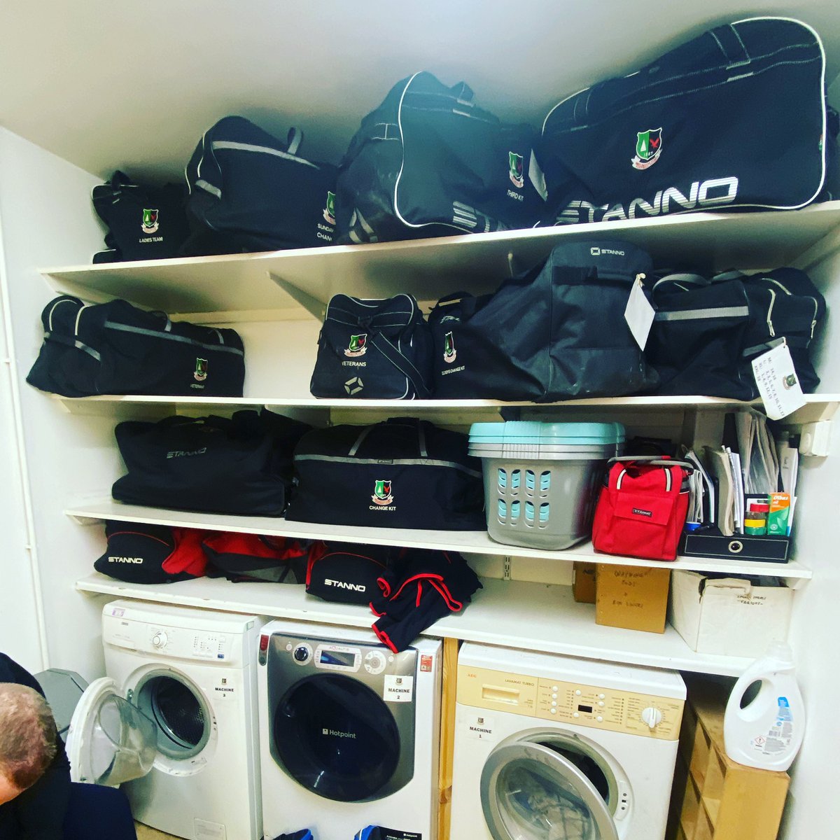 Tidiest amateur football changing room I’ve ever been in <a href="/watlingtontown/">Watlington Town FC</a> today!