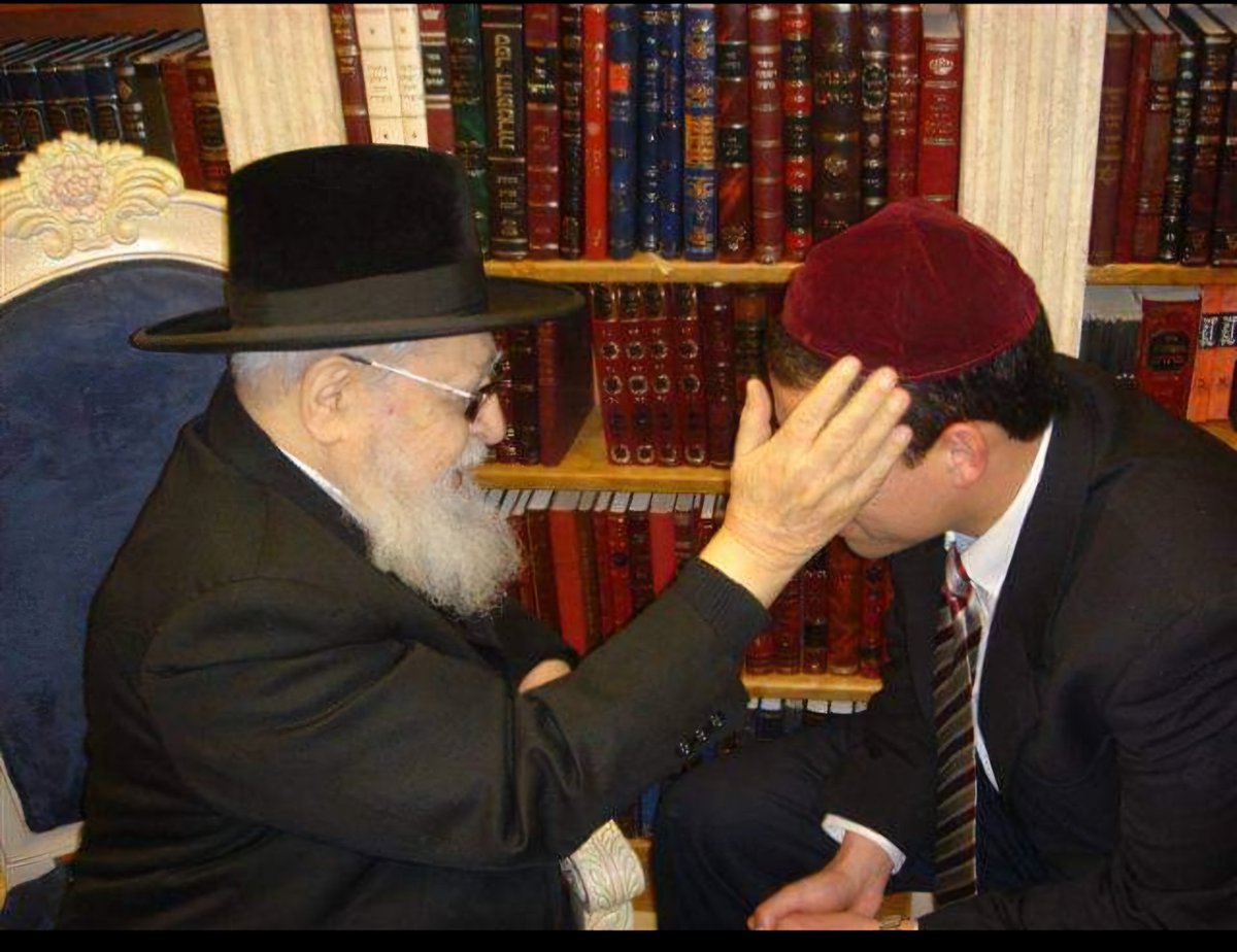 RonnyLeviMusan's tweet photo. 11 שנים ללכתו של שר התורה הרב עובדיה יוסף. זכותו תגן עלינו.
11 years since the passing of Chief Rabbi of Israel Rabbi Ovadia Yosef.  May he rest in peace. https://t.co/GX49OmvLoI