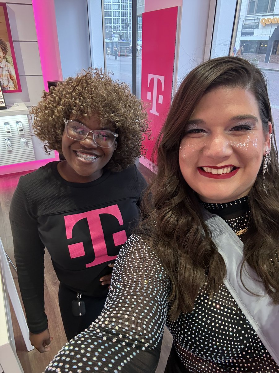 Kristina Turner (@trainertinat) on Twitter photo Here in Indy for the Eras Tour and had to stop in and say hi to the downtown Indy store!! Thanks for the welcome !! <a href="/Jerv936867482/">Princess P❤️🫶🏾</a> Here in Indy for the Eras Tour and had to stop in and say hi to the downtown Indy store!! Thanks for the welcome !! <a href="/Jerv936867482/">Princess P❤️🫶🏾</a>