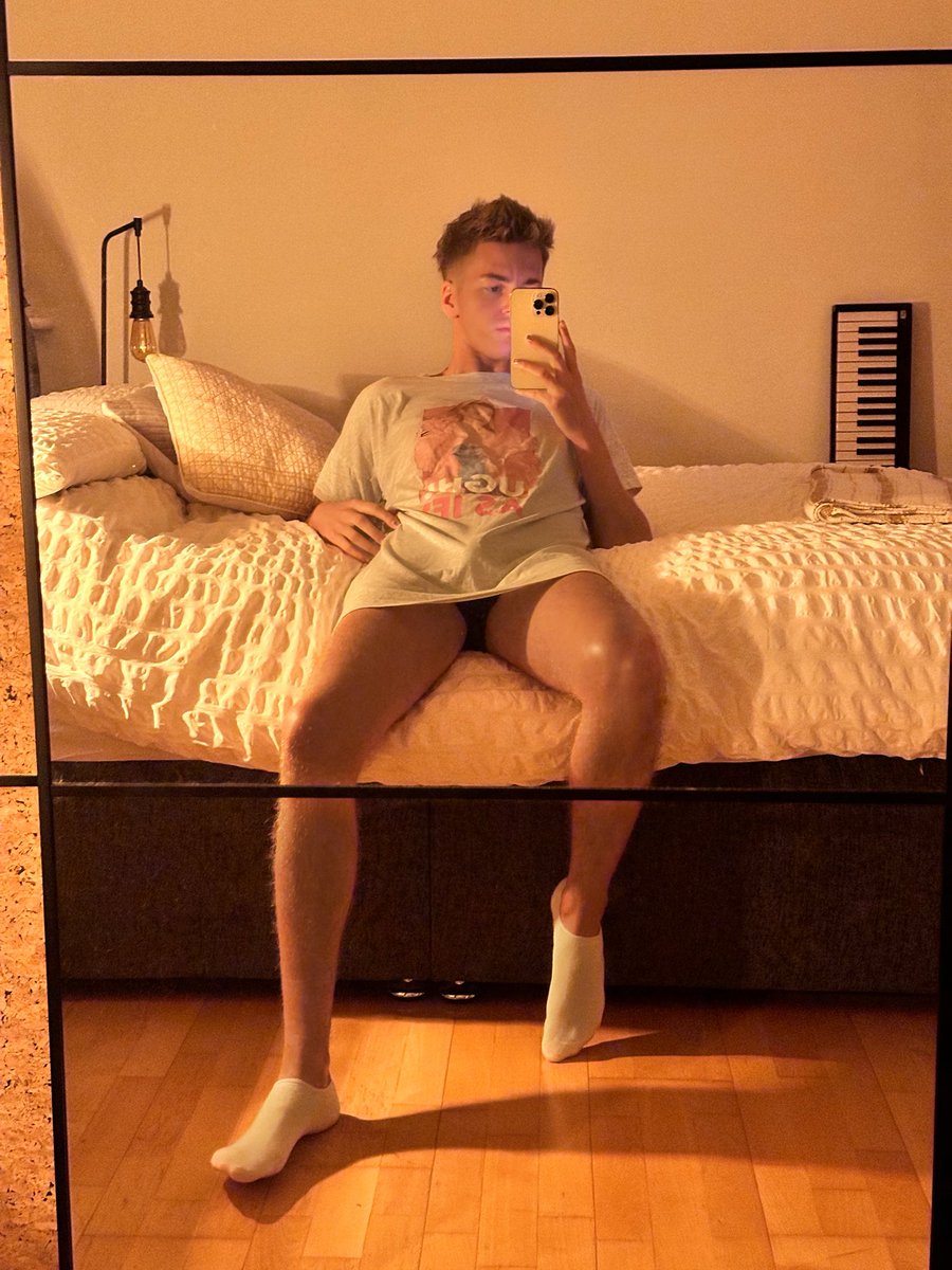 jamsaxx's tweet photo. Ugh as if, it’s Sunday night again https://t.co/Po3GBOf9vK
