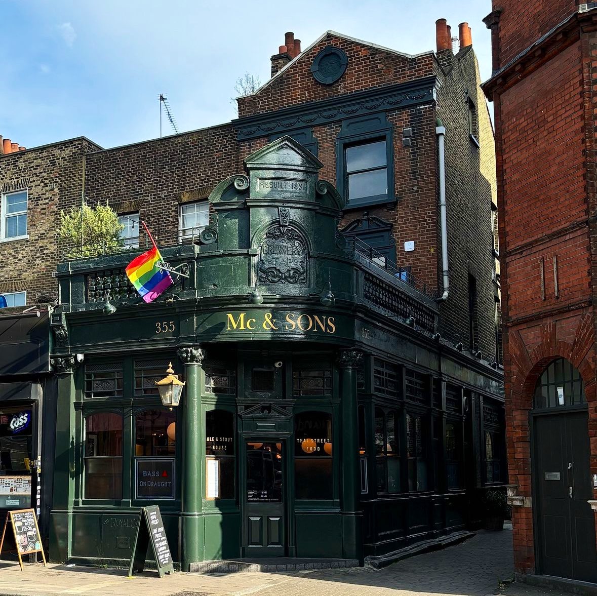 London Pub Map tweet media