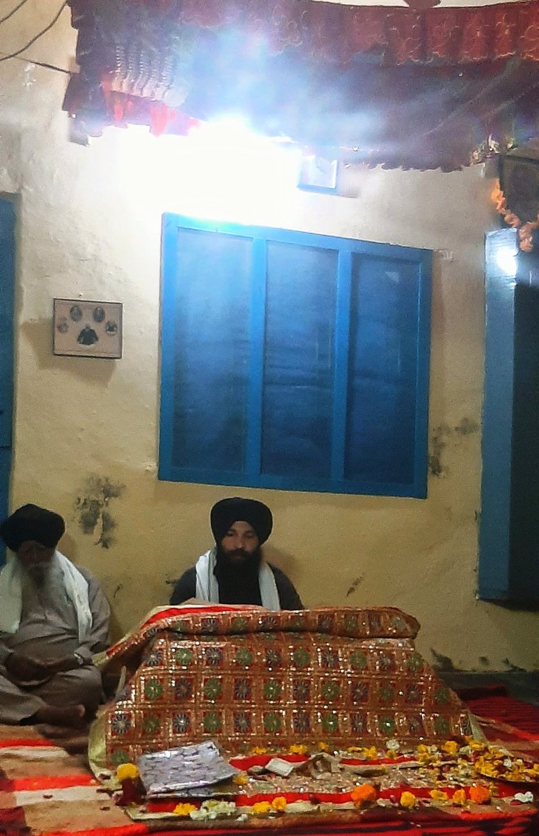 Burning flags, abusing Gods, communal tirades and desecrating the religious premises by mob attacks or facilitating shootouts are absolutely condemnable.
These bigoted overseas Indians are totally ignorant of Hindu-Sikh cohesive culture and our beautiful neighbourhoods in #Punjab